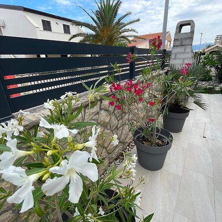 Apartmenthouse Ines Vir Esterno foto