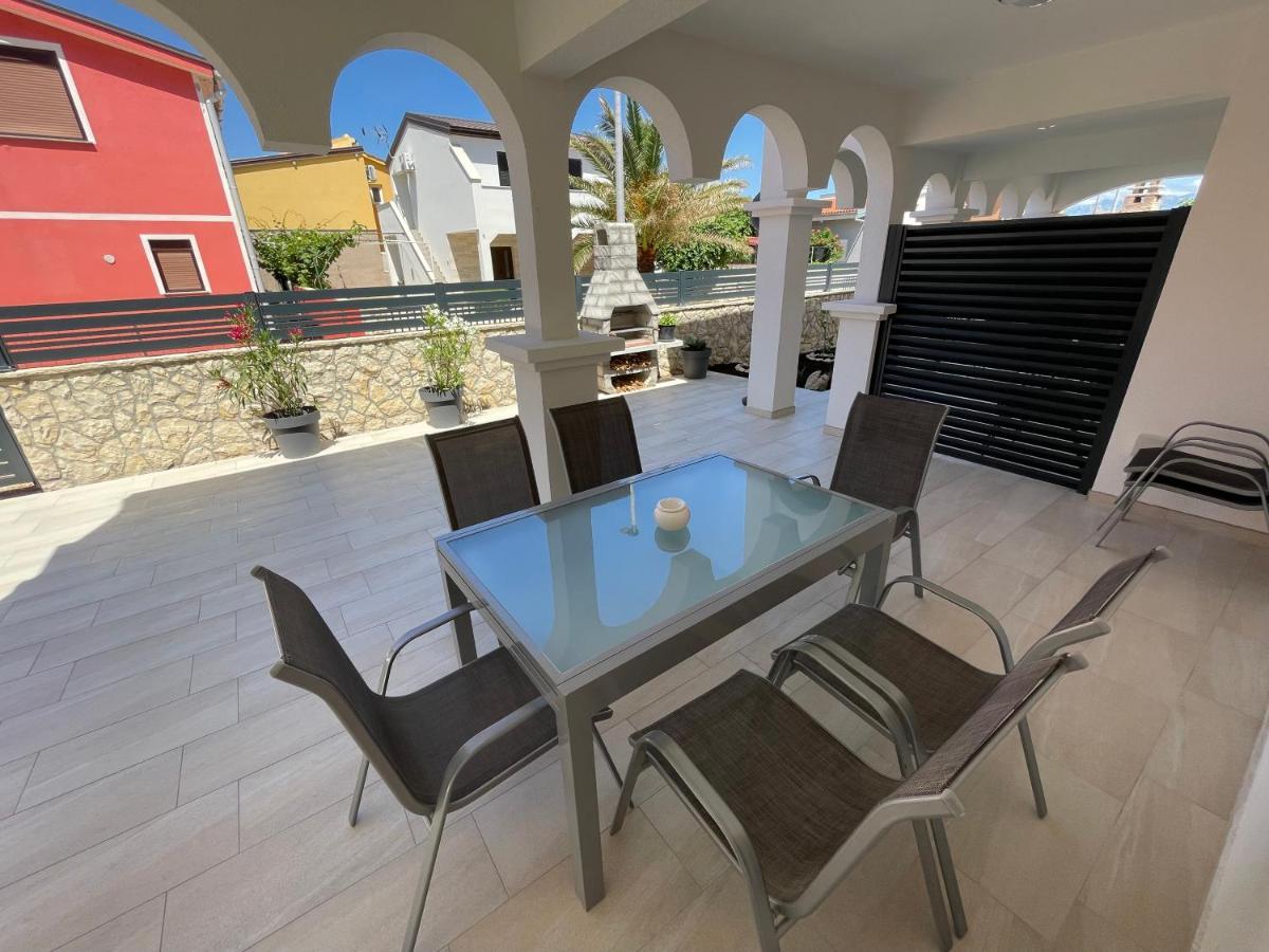 Apartmenthouse Ines Vir Esterno foto