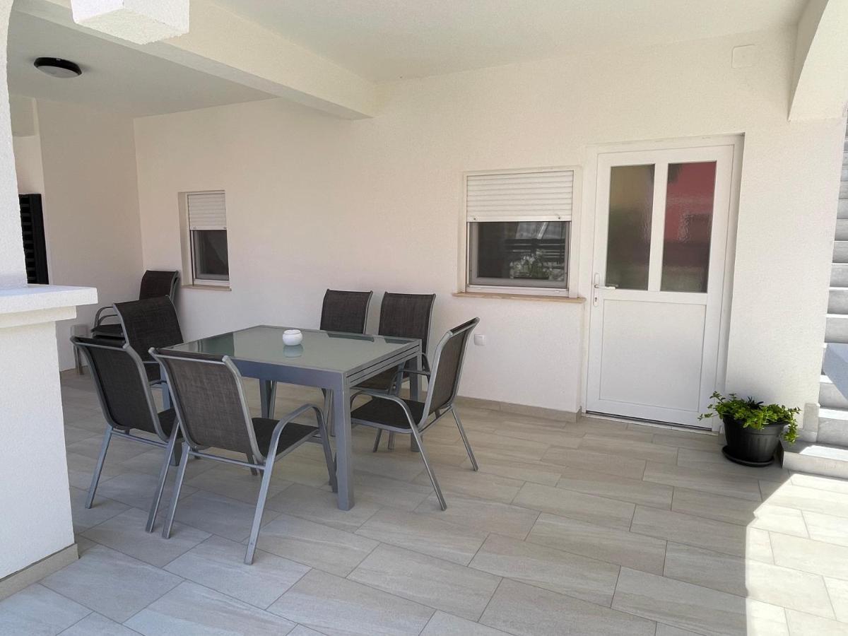 Apartmenthouse Ines Vir Esterno foto