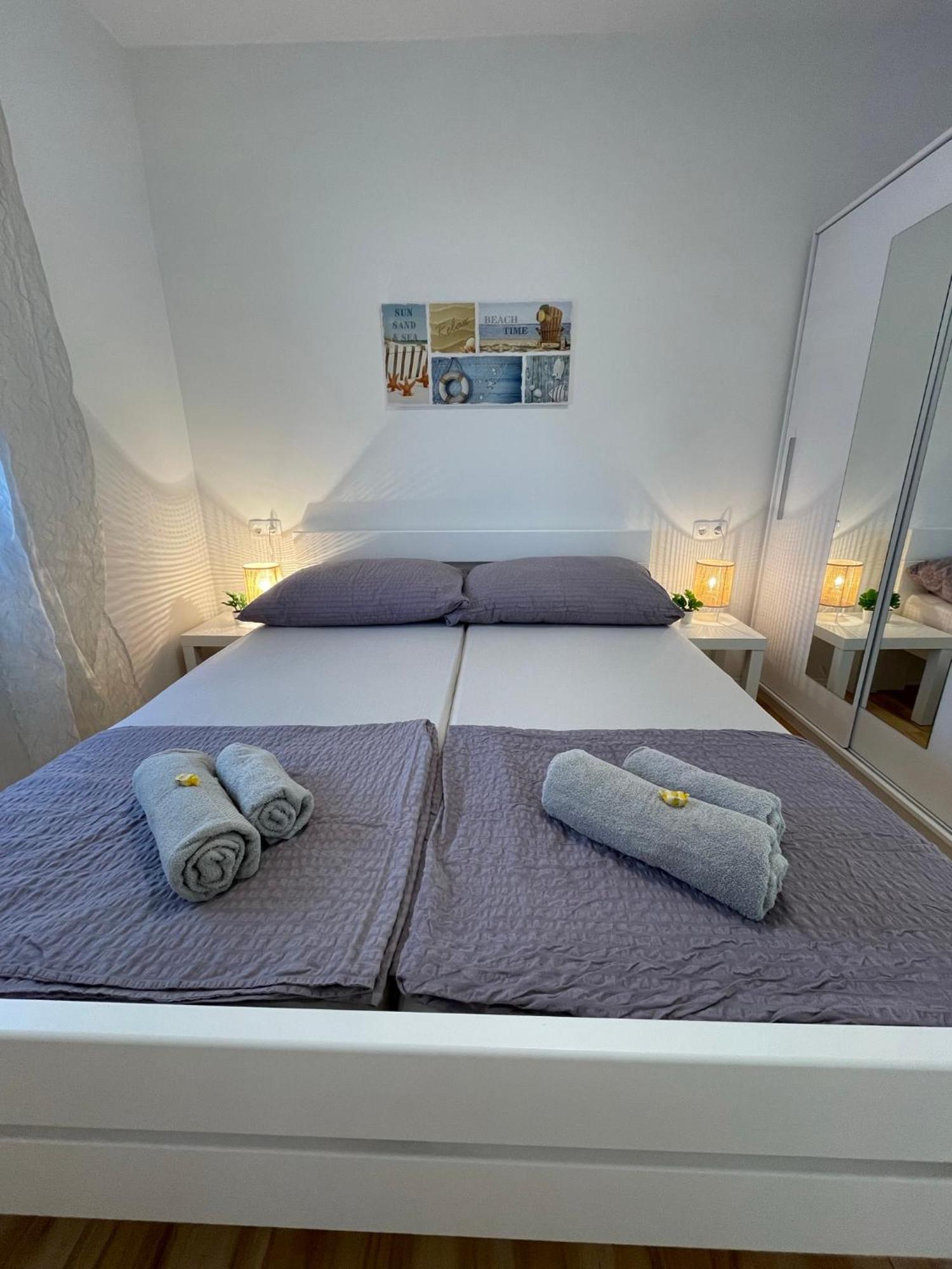 Apartmenthouse Ines Vir Esterno foto