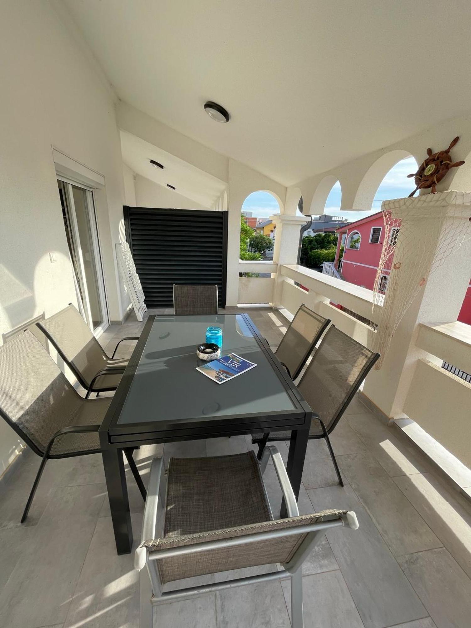 Apartmenthouse Ines Vir Esterno foto