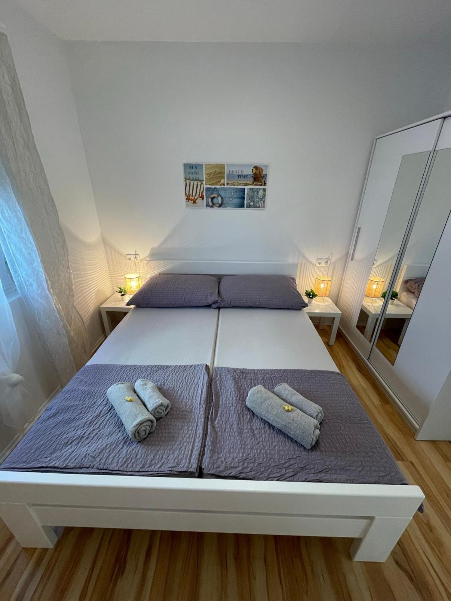Apartmenthouse Ines Vir Esterno foto