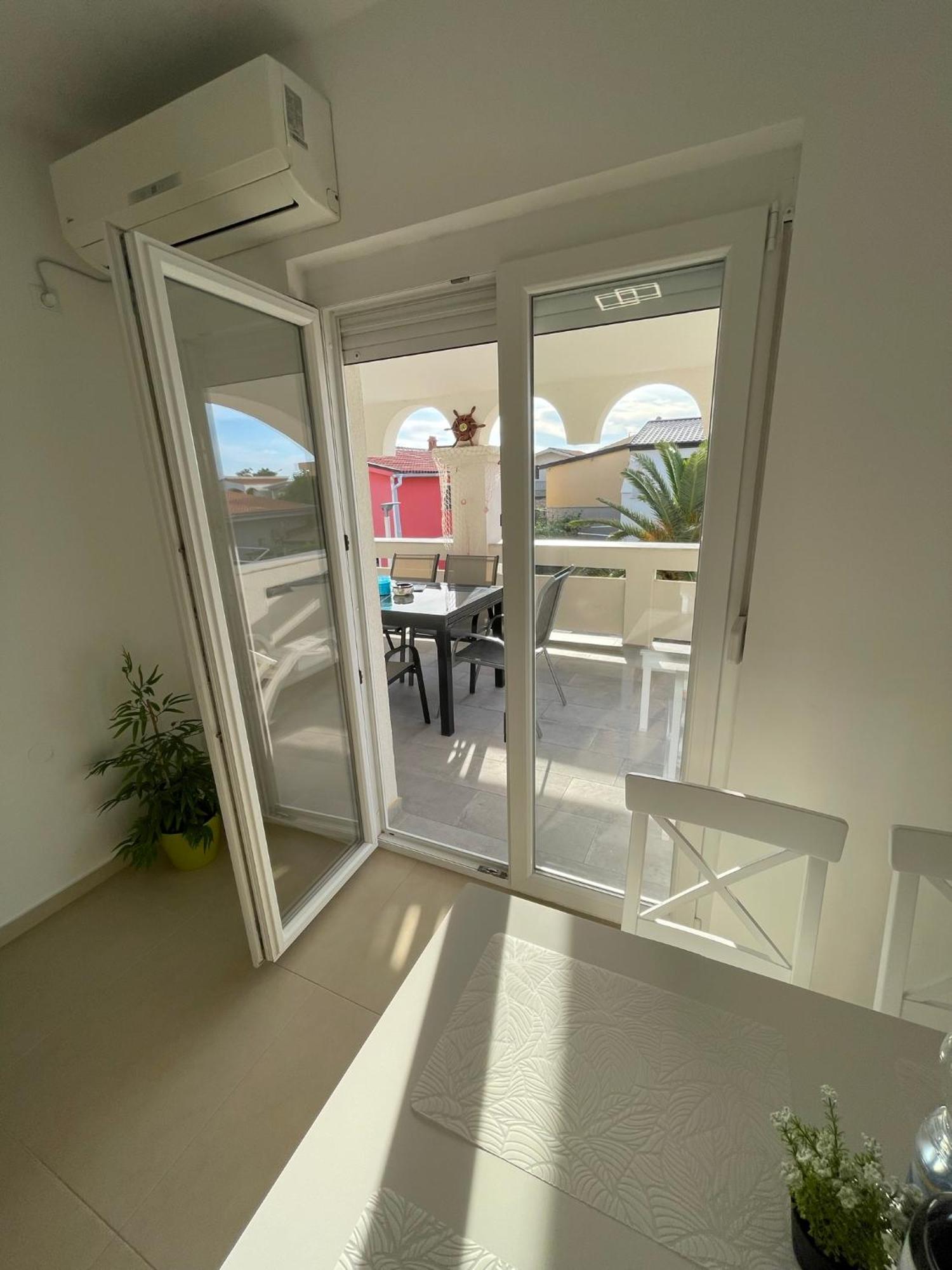Apartmenthouse Ines Vir Esterno foto